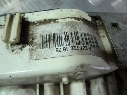 Замок двери передней правой Мерседес 221