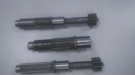 Вал бортового редуктора хода Kubota