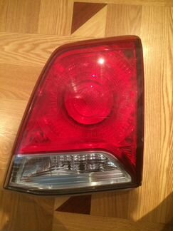Задний правый фонарь от Toyota Land Cruiser 200 20