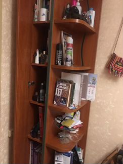 Угловой шкаф с полками