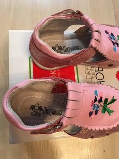 Новые кожаные босоножки