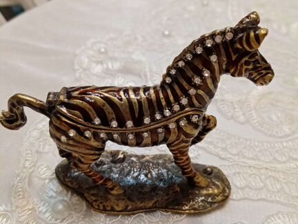 Шкатулка для украшений новая