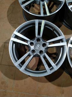 Диски бу оригинал R20 LU на Porsche Panamera