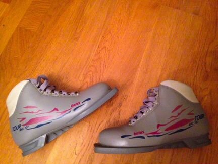 Новые лыжные ботинки botas