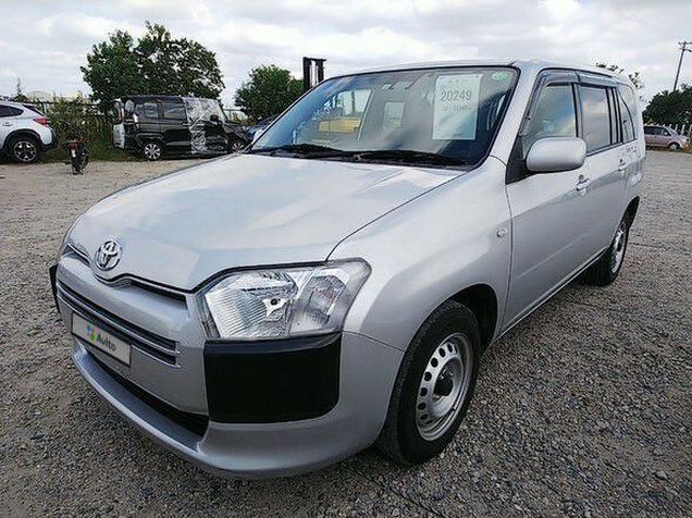 Аукцион тойота пробокс. Toyota succeed 2016. Mazda familia van