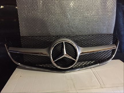 Решётка радиатора на мерседес 207 Mercedes w207