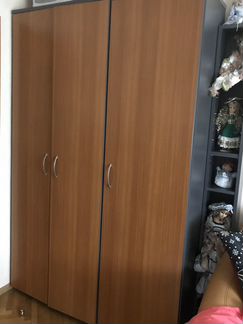 Шкафы и тумбочка