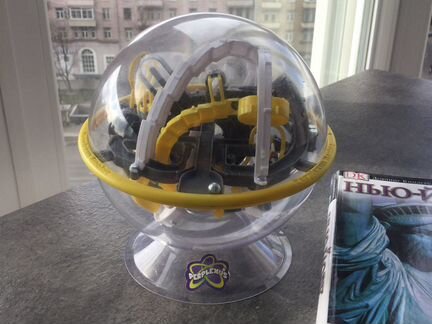 Детская игрушка-лабиринт с шариком