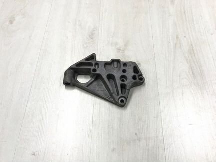 Кронштейн двигателя Skoda Superb седан cdva 3.6