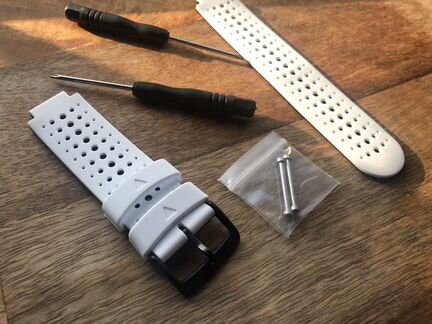 Белый ремешок для Forerunner 220/235/620/735xt