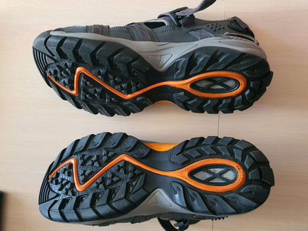 Новые кроссовки летние