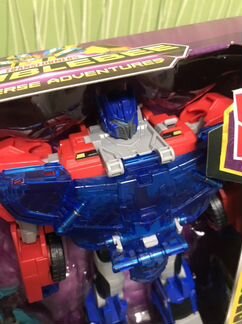 Игрушечный робот Transformers Кибервселенная Офице