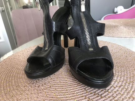 Босоножки bcbg