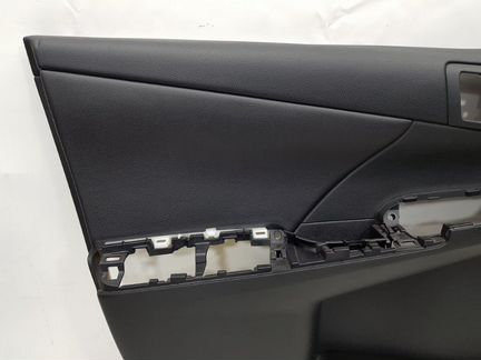 Обшивка двери передняя левая Toyota Camry V50 V55