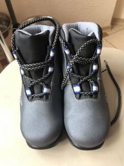 Детские лыжные ботинки