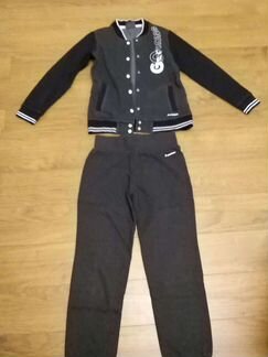 Костюм спортивный