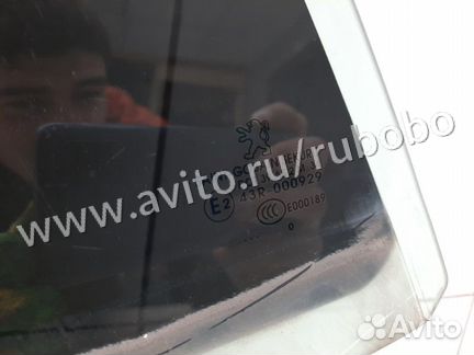Стекло заднее правое Peugeot 308 EP6 2010