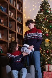 Свитер с оленями