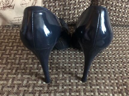 Темно-синие классические лодочки