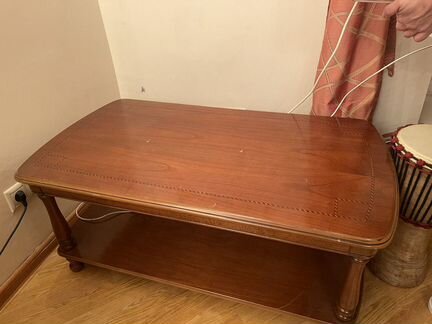 Журнальный стол из массива