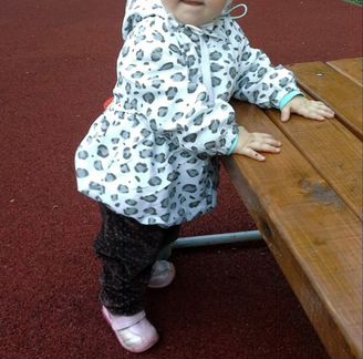 Ветровка на девочку 86. очень практичная