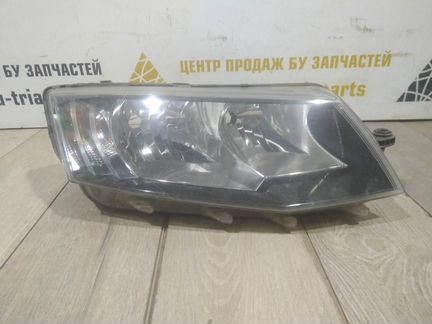 Фара галоген правая бу Skoda Octavia A7 OEM 5E1941