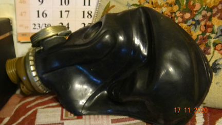 Противогазная черная маска шмс-р