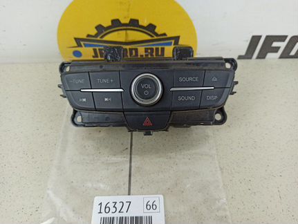 Панель магнитолы Ford Kuga CBS 2017