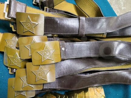 Ремень, солдатские шапки