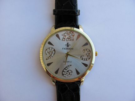 Стильные часы