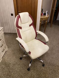 Кожанное кресло