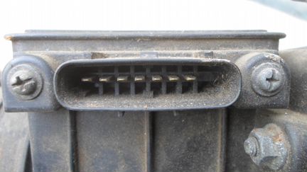 Корпус фильтра Мицубиси Галант 7 Е5 Galant E5 2.0