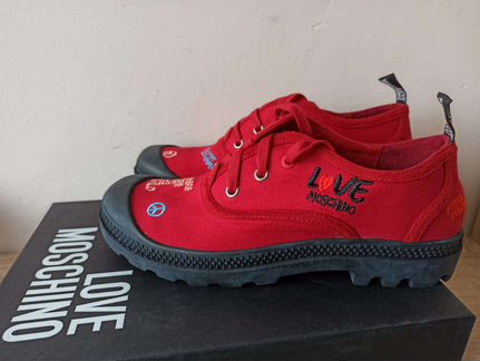 Сникерсы Love Moschino. Новые, оригинал. 39 р-р