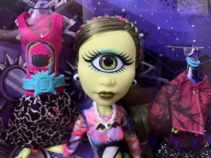 Айрис Клопс люблю моду Монстр Хай кукла в коробке