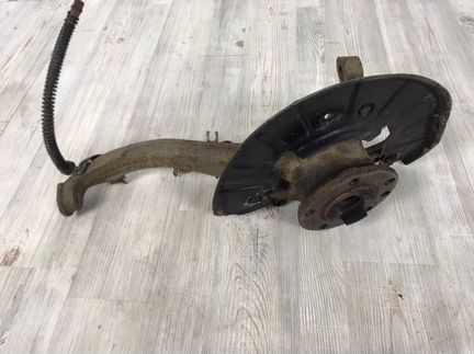 Поворотный кулак передний левый Audi Q7 4L