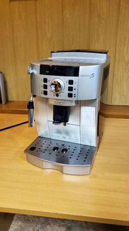 Кофемашина Delonghi Magnifica S