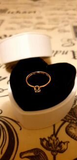 Кольцо золотое с бриллиантом sunlight новое