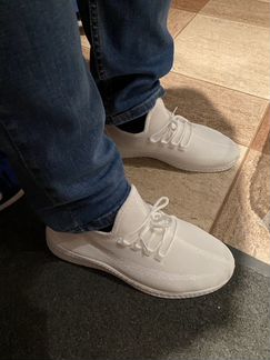 Новые кроссовки 41 размер белые и черные