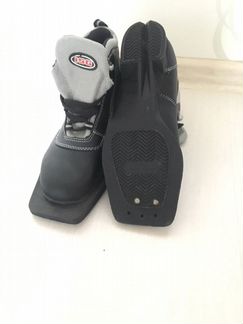 Лыжные ботинки р. 34 новые