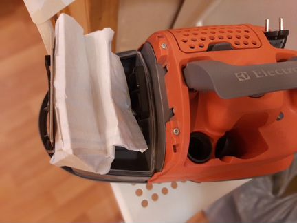 Пылесос Electrolux Xio Z1020 Z100 оранжевый