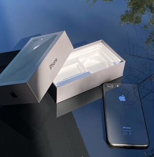 Телефон Айфон 8 плюс