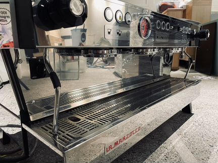 Кофемашина la marzocco linea PB - 3 Gr