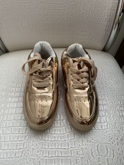 Кроссовки золотые со светящимися подошвами