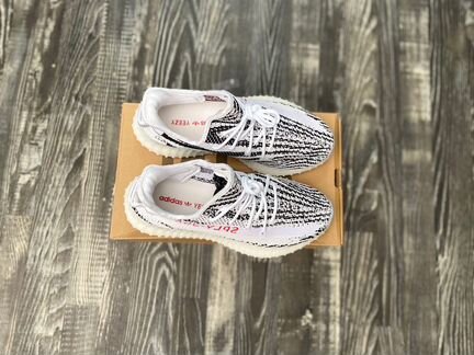 Кроссовки Yeezy Boost