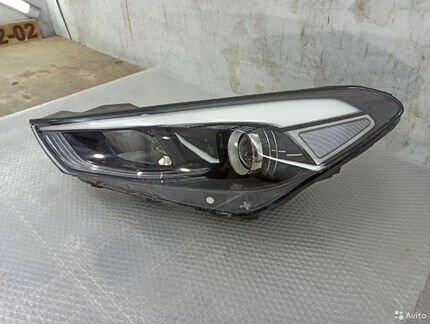 Фара передняя левая Hyundai Tucson 3