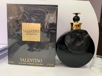 Assoluto valentino. Валентино уд Абсолют. Валентино уд Ассолюто ба. Valentino Парфюм дерево ваниль. Валентино уд Ассолюто дно флакона.