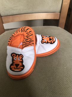 Тапочки домашние)