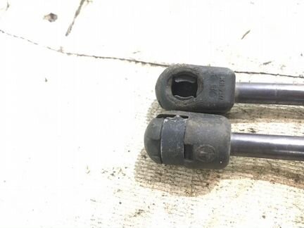 Амортизатор багажника Volkswagen Polo V GTI