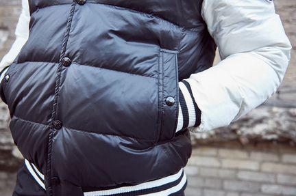 Бомбер Moncler