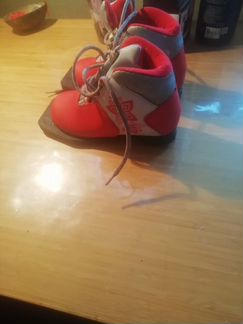 Продам лыжные ботинки р.30 для девочки